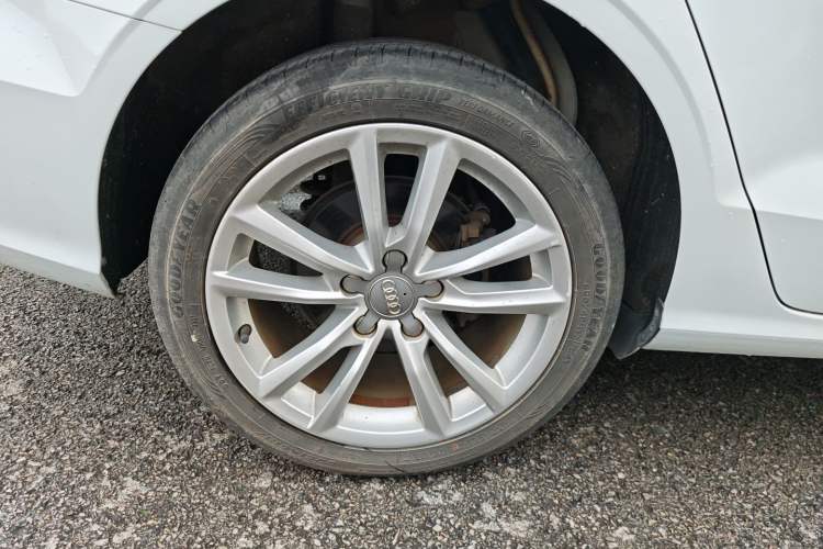 Used Audi A3 2014 Limousine 35 TFSI Automatic Comfort Model Exterior 5