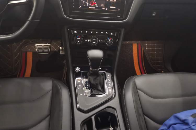 Used Volkswagen Tiguan L 2021 330TSI Automatic Two-Wheel Drive R-Line Enhanced Edition Gear Lever