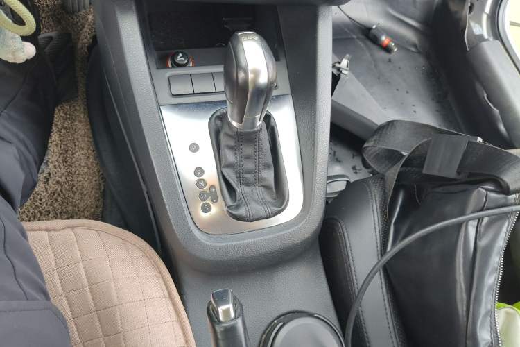 Used Volkswagen Sagitar 2014 Revised 1.4TSI Automatic Flagship Edition Gear Lever