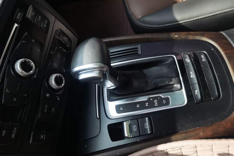 Used Audi Q5 2017 Plus 40 TFSI Ambition Model