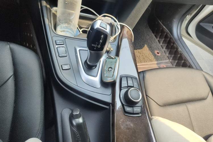 Used BMW 3 Series 2013 320Li Fashion Model Gear Lever