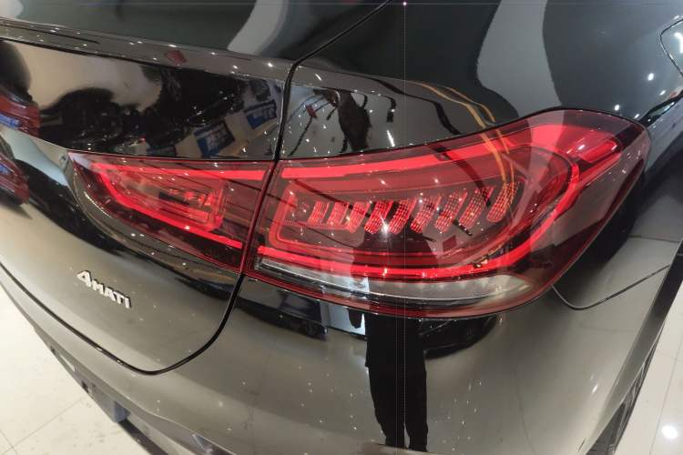 Used Mercedes-Benz GLE New Energy 2021 GLE 350 e 4MATIC Coupe SUV Right Rear Taillight