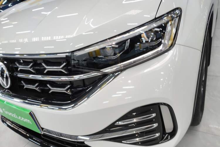 Used Volkswagen Tayron 2023 Revised Version 380TSI All-Wheel Drive R-Line High-Energy Edition
