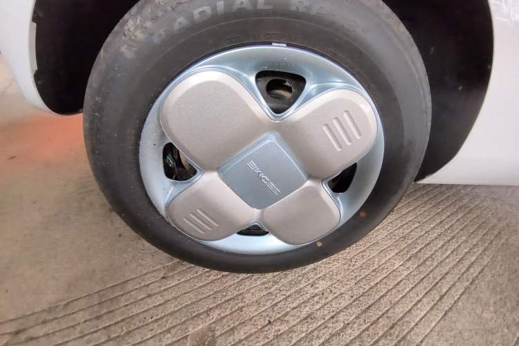 Used Geely Galaxy Panda 2024 Panda Mini 200km Endurance Bear Right Rear Wheel Hub