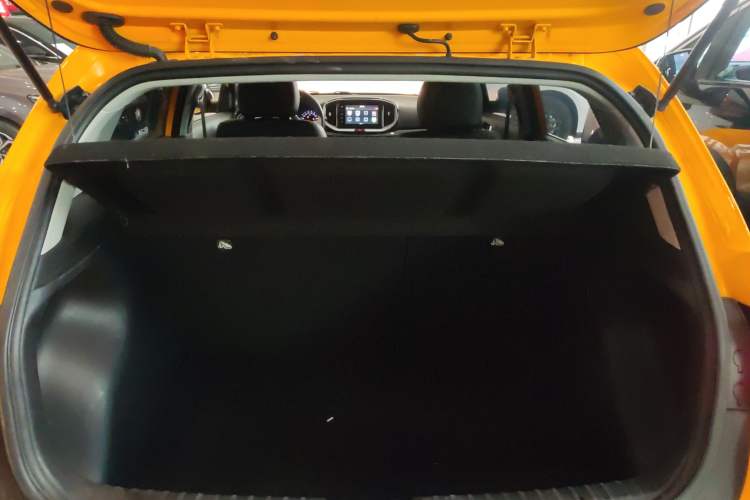 Used Kia kx1 Stonic 2019 1.4L Automatic Fun Edition China VI Trunk