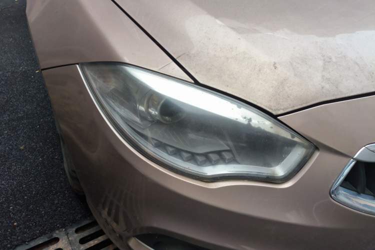 Used Brilliance H530 2017 1.6L Automatic Comfort Model Right Front Headlight