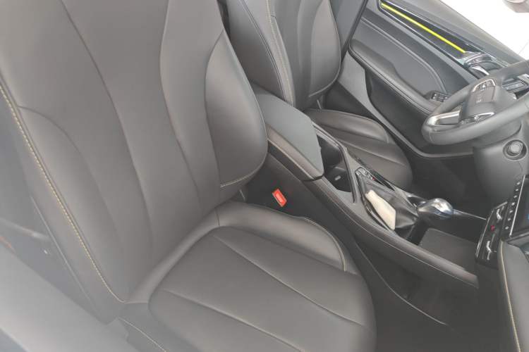 Used Roewe i5 2021 Revised Version 1.5L CVT Diamond Edition
