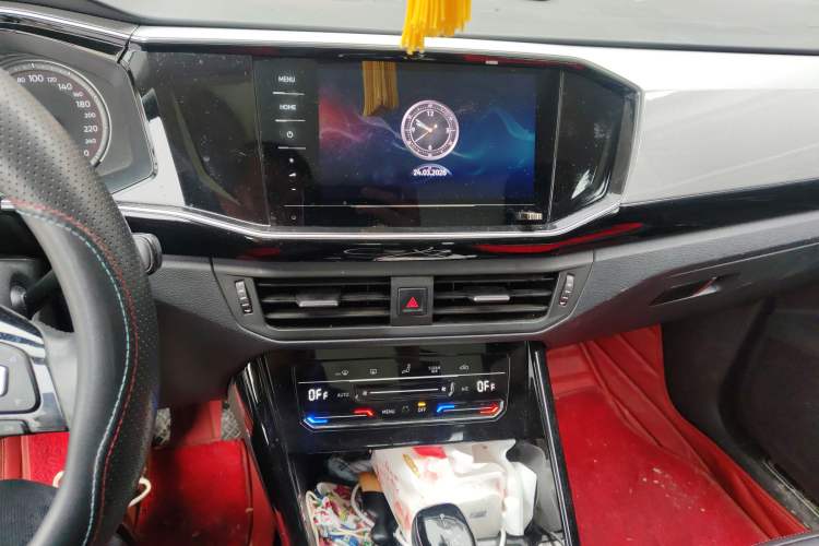 Used Volkswagen Tayron 2020 280TSI Two-Wheel Drive Luxury Connect Edition Audio And AC Panel