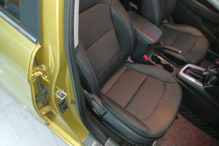 Used Hyundai Elantra (6th Generation / Lingdong) 2016 1.6L Automatic ZhiXuan – Elite Version Right Front Seat