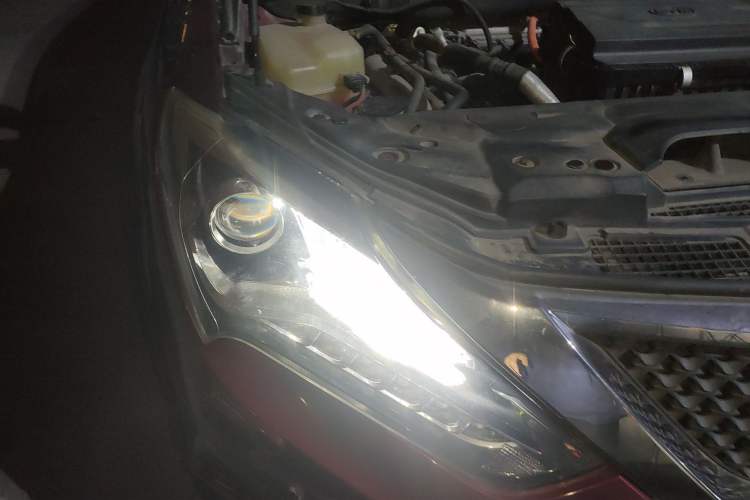 Used BYD Tang New Energy 2015 2.0T Four-Wheel-Drive Flagship Model