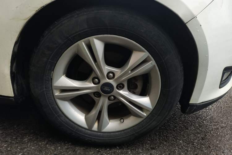 Used Ford Focus 2015 Hatchback 1.6L Automatic Comfort Model Right Front Wheel Hub