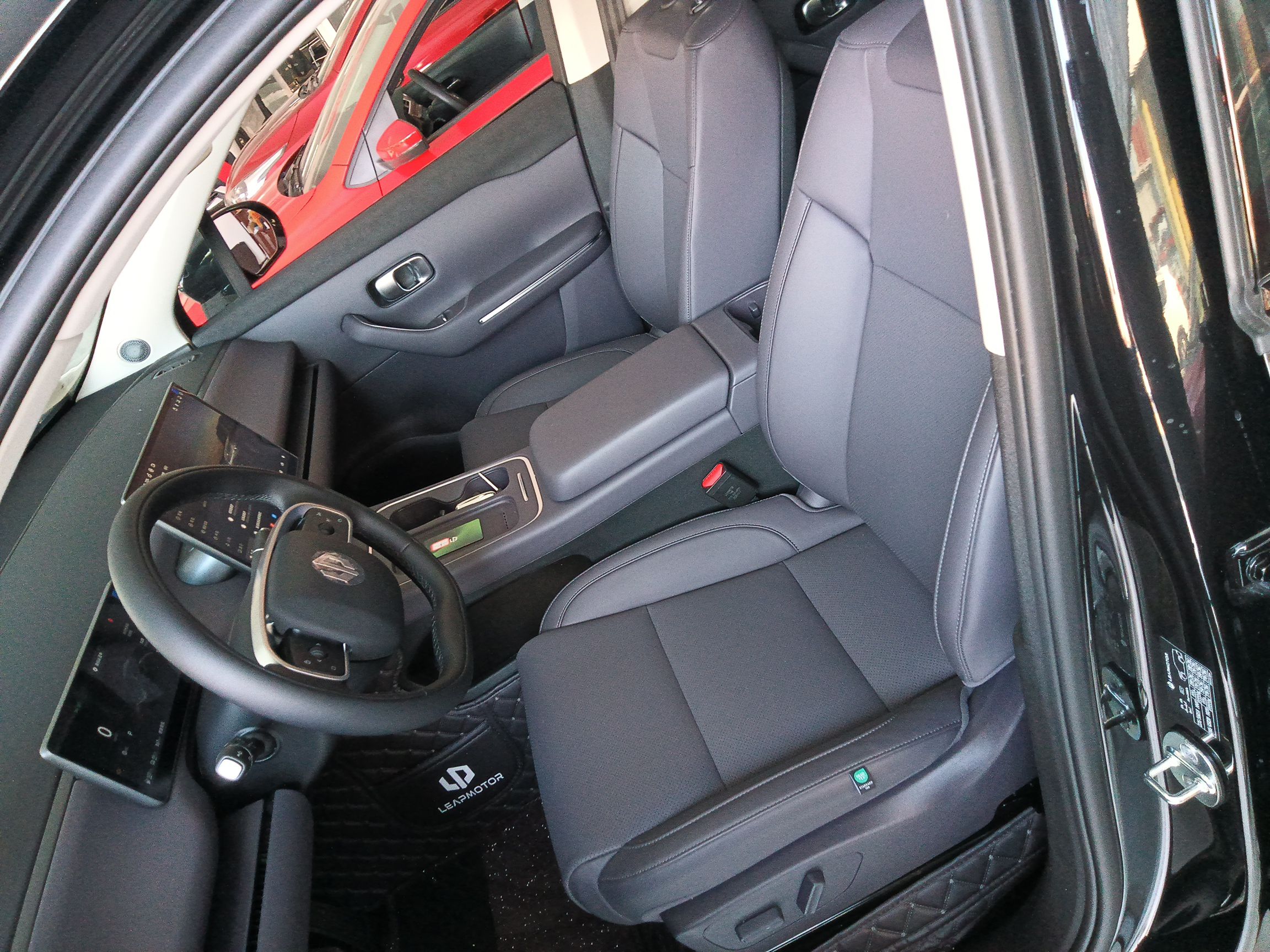 Переднее сиденье в автомобиле