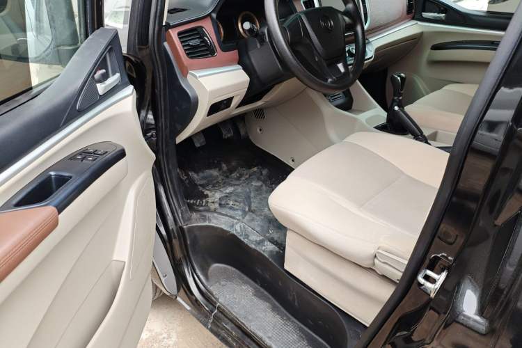 Used FORTHING Lingzhi 2019 M5L 1.6L 7-Seater Exclusive Model China VI Standard
