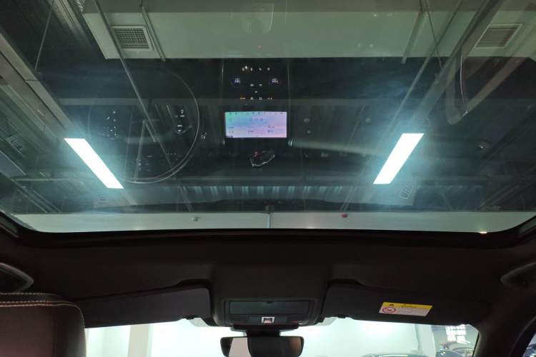 Used Land Rover Discovery Sport 2021 249 PS R-Dynamic S Performance Edition Headliner