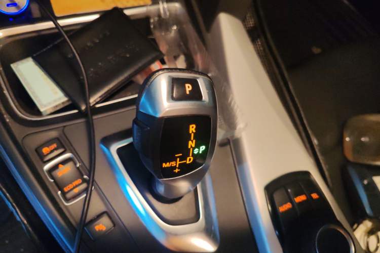 Used BMW 3 Series 2015 320i Luxury Line Stylish Edition
