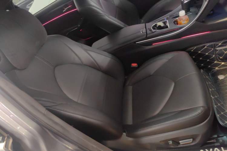 Used Toyota Avalon 2019 Dual-Engine 2.5L Luxury Edition China VI Standard