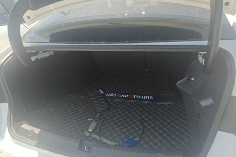 Used BYD Qin Pro 2019 Super Edition 1.5TI Automatic Smart Connect Enjoyment Model China VI Standard Trunk