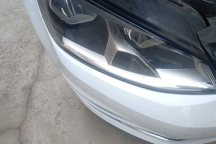 Used Volkswagen Golf 2014 1.4TSI Automatic Luxury Model Right Front Headlight