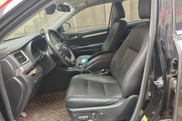 Used Toyota Highlander 2018 2.0T Four-Wheel Drive Luxury Edition 7 Seats China V Emission Standard