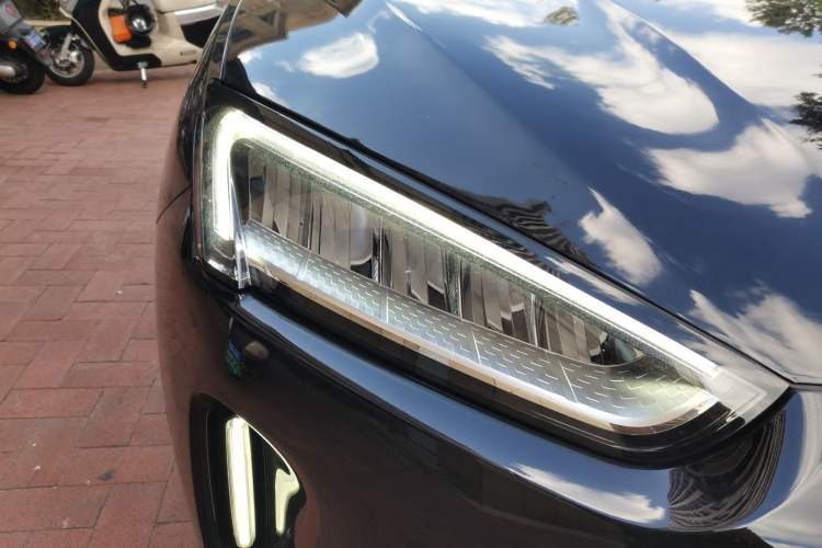 Used Hima AITO M5 2022 Extended-Range Four-Wheel Drive Ultimate Edition Right Front Headlight