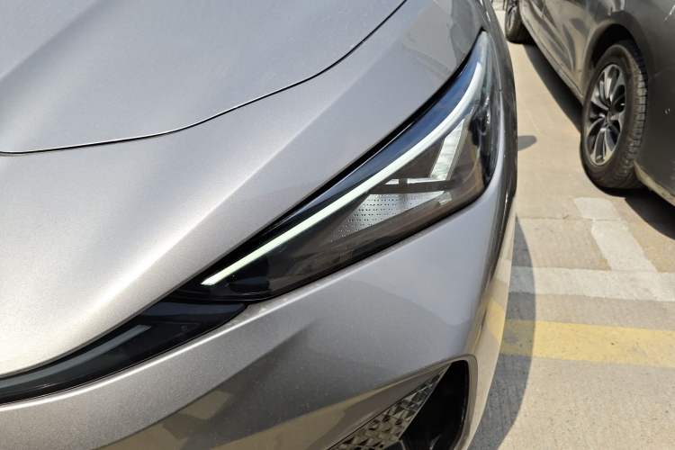 Used Volkswagen ID.UNYX 2024 Revised Pro Long-Range Version Left Front Headlight