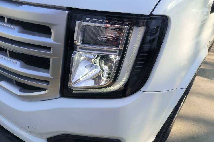 Used JMC Fushun 2023 2.0T Automatic Mid-axle Mid-roof Business-Class 9-Seater