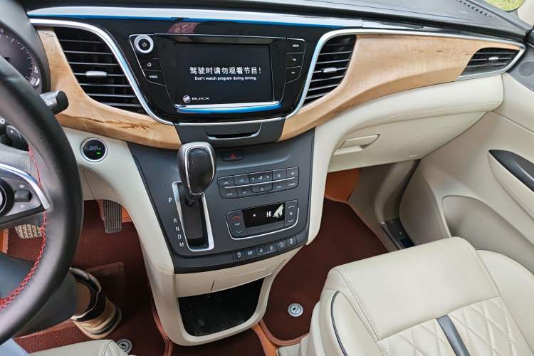 Used Buick GL8 2018 ES 28T Comfort Model China VI Standard Audio And AC Panel