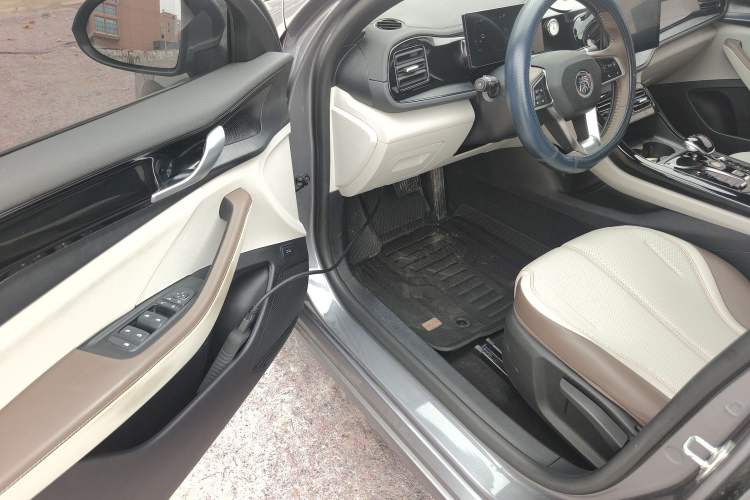 Used BYD Qin PLUS 2024 HONOR Edition DM-i 55KM Leading Model Driver Seat