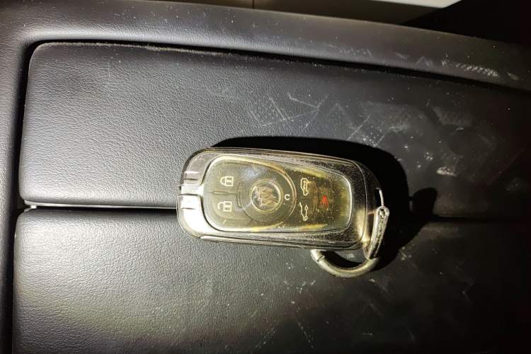 Used Buick GL8 2017 28T Avenir Avia National Emission Standard V
