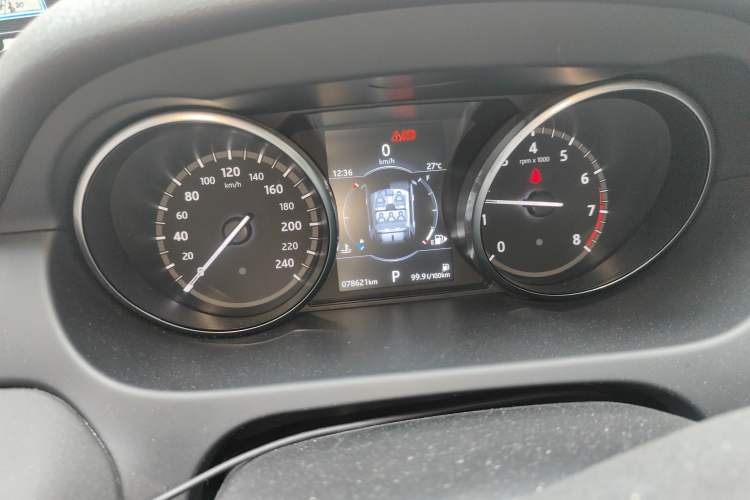 Used Land Rover Discovery Sport 2018 240 PS PURE Edition Instrument Cluster