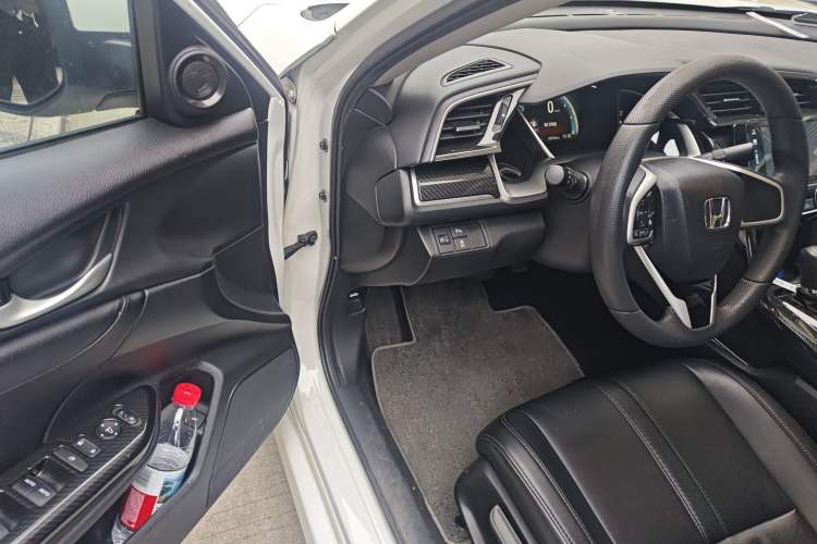 Used Honda Civic 2016 220TURBO CVT Luxury Edition
