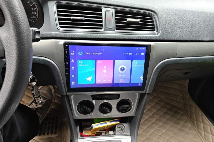 Used Volkswagen Lavida 2013 Revised Classic 1.6L Manual Fashion Edition Audio And AC Panel