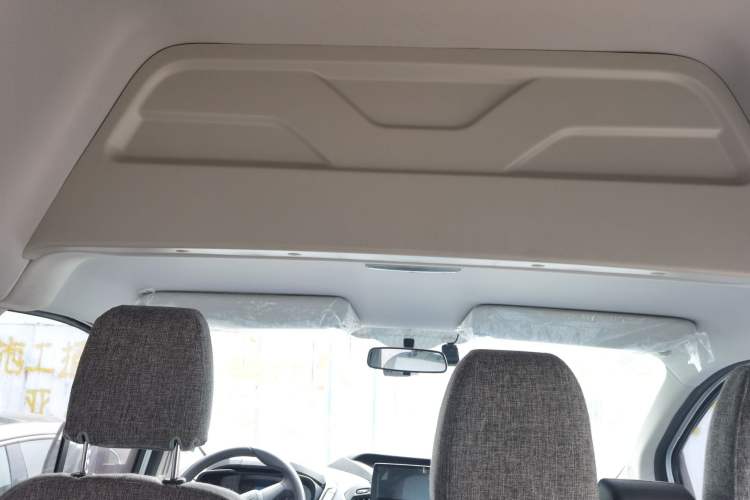 Used Ford Transit 2019 2.0T Diesel Multi-Purpose Commercial Vehicle Mid-Drive Mid-Roof 6-Seater China VI Standard
