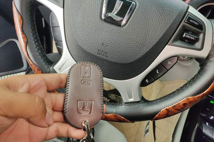 Used Luxgen Great 7 SUV 2014 2.2T Four-Wheel Drive Prestige Version
