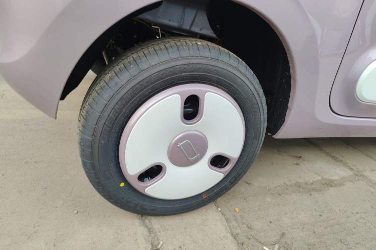 Used Bestune Pony 2026 Model 222km Cute Horse Plus Right Rear Wheel Hub