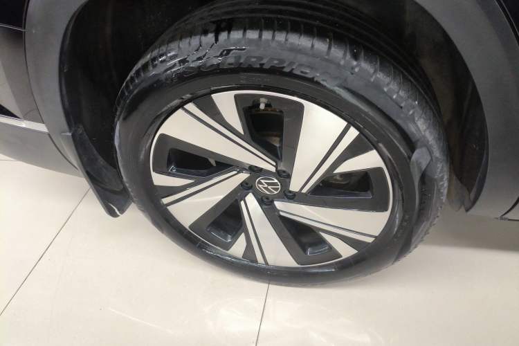 Used Volkswagen Teramont 2022 530 V6 Four-Wheel Drive Prestige Luxury Edition Right Rear Wheel Hub