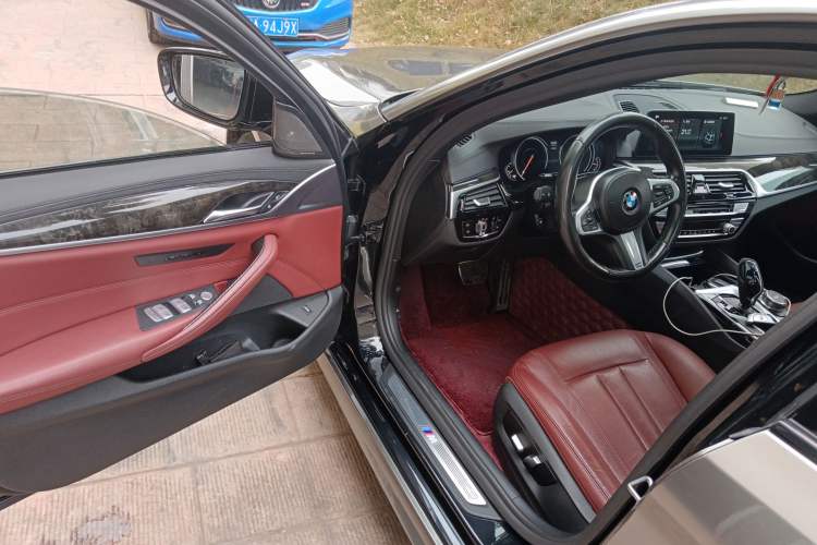 Used BMW 5 Series 2018 Restyled 530Li Leading Edition M Sport Package
