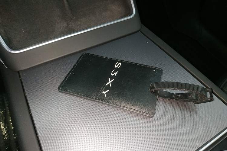 Used Tesla Model Y 2025 Rear-Wheel-Drive Version