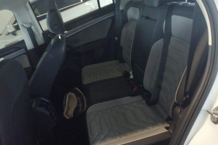 Used Volkswagen Tayron 2023 280TSI Two-Wheel-Drive Luxury Plus Advanced Version
