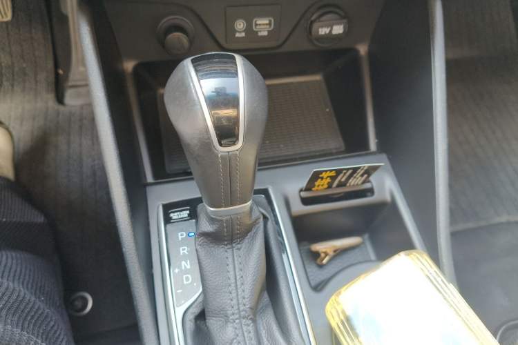 Used Hyundai Tucson 2015 1.6T Dual-Clutch Two-Wheel-Drive Smart Model Gear Lever