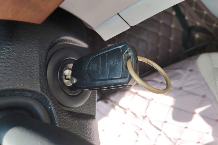 Used SAIC MAXUS G10 2016 2.4L Manual Elite Edition