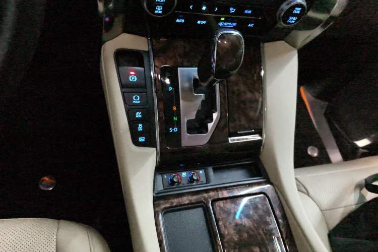 Used Toyota Alphard 2021 Dual-Engine 2.5L Luxury Edition