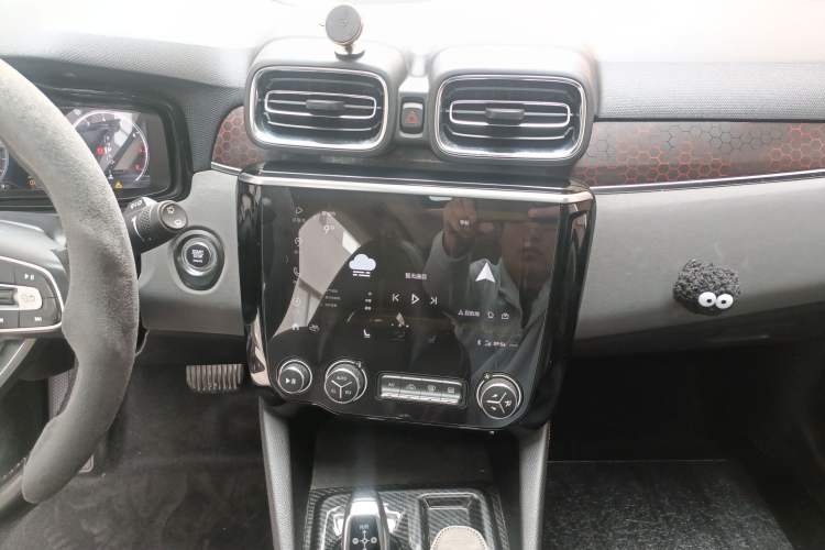 Used Lynk & Co 02 2018 1.5T DCT Two-Wheel Drive Pro Version China V Emission Standard
