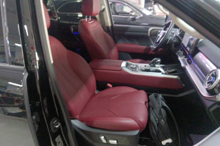 Used Tank 400 New Energy 2024 Hi4-T Off-Road Edition Right Front Seat