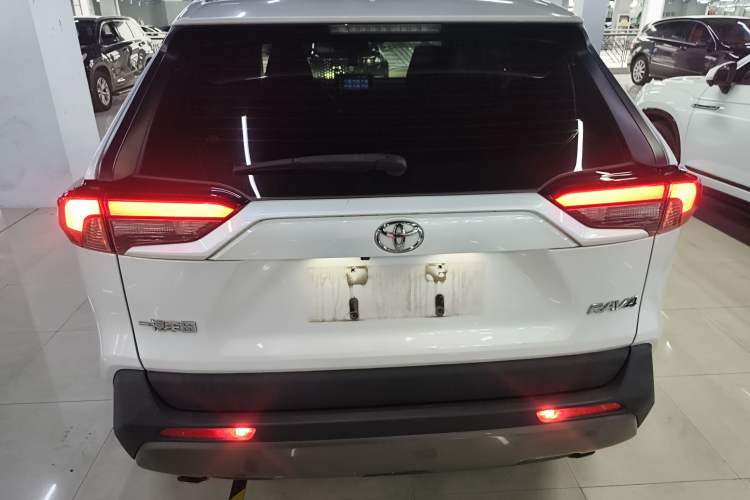 Used Toyota RAV4 2021 2.0L CVT Two-Wheel Drive Fashion PLUS Edition Rear