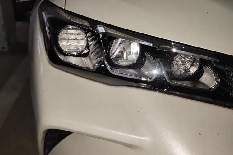 Used Toyota Avalon 2019 Dual-Engine 2.5L XLE Prestige Version China V Standard