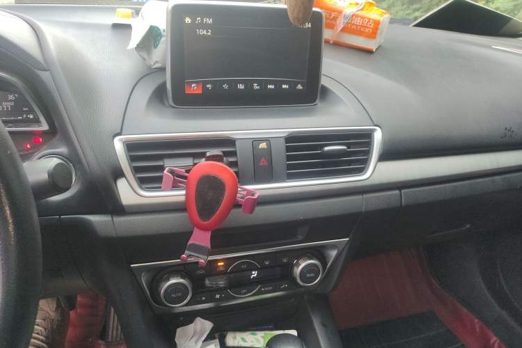 Used Mazda Mazda 3 Axela 2014 Sedan 1.5L Automatic Luxury Model
