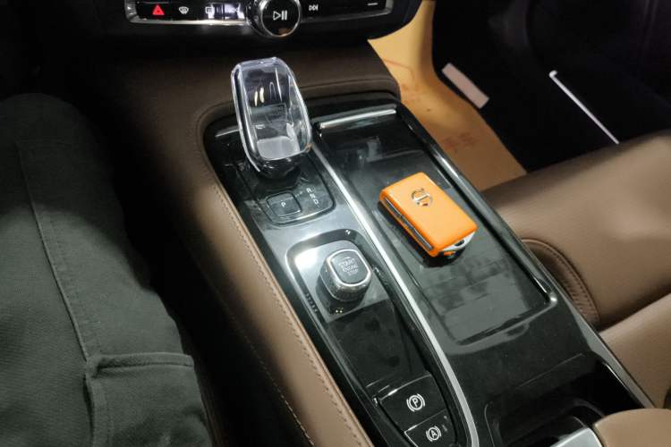 Used Volvo S90 New Energy 2024 Plug-in Hybrid Four-Wheel Drive Long-Range Luxury Smart Edition
