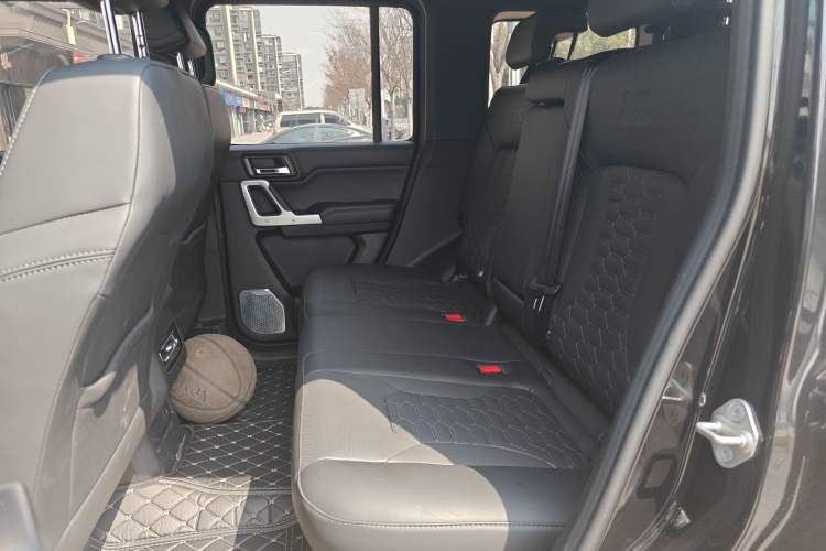 Used 212 T01 2025 2.0T Changfeng Left Rear Seat