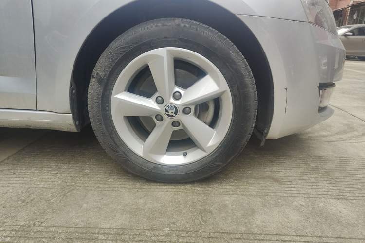 Used Skoda Octavia 2015 1.6L Manual Yijun Edition
